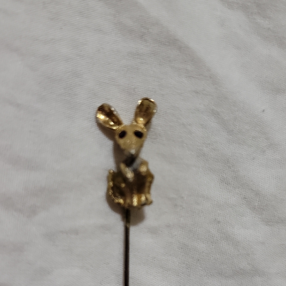 Cute Vintage Gold Mouse w/Ruby Eyes Hat Pin